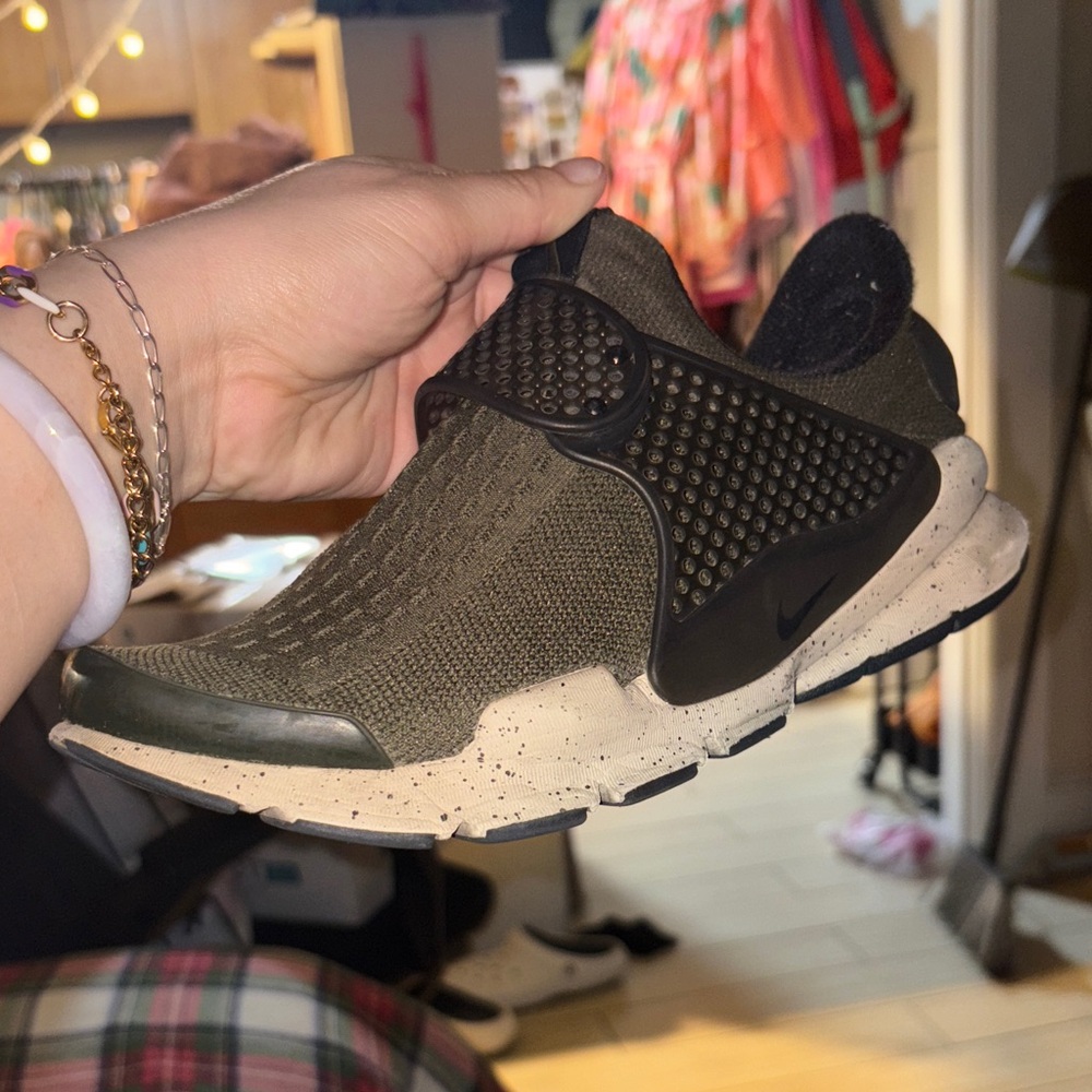 NIKE SOCK DART Olive Slip-On Sneakers